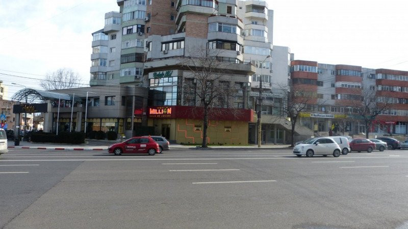 Apartament 4 Camere Decomandate - Zona Casa De Cultura - Etaj 4 - Izolat