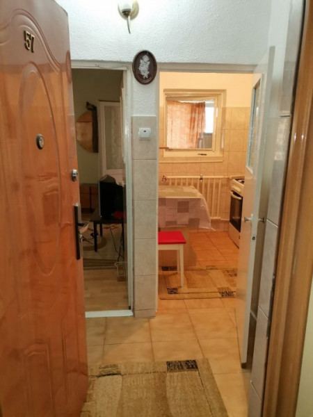 Garsoniera - Zona Inel II - Balcon - Etaj 4