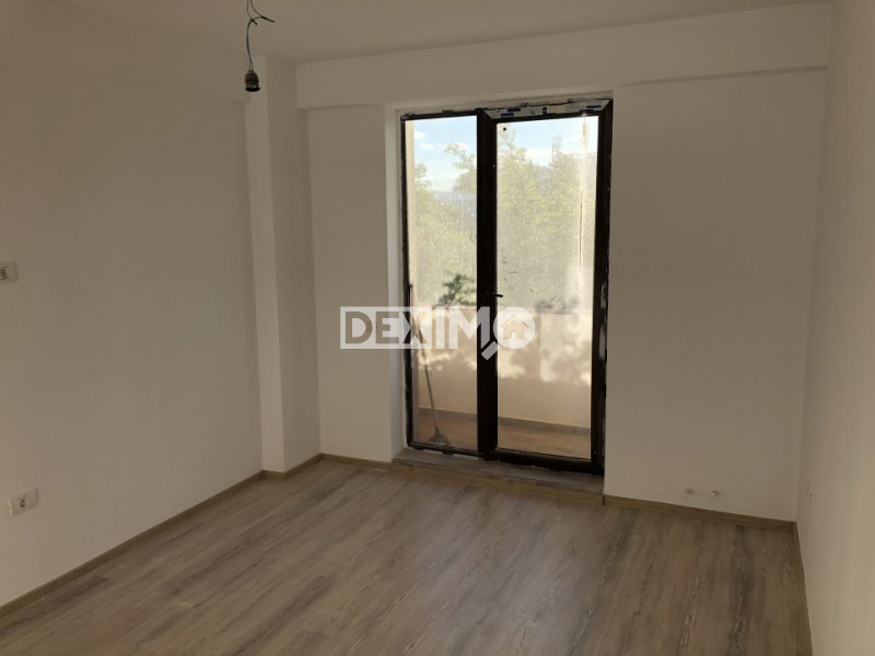 Apartament 3 Camere - Zona Compozitori - Centrala Pe Gaze - Loc De Parcare