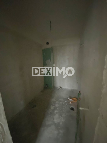 Apartament 3 Camere - Zona Compozitori - Centrala Pe Gaze - Loc De Parcare