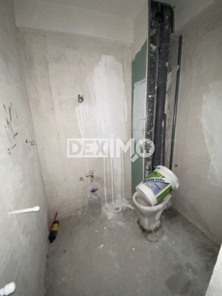 Apartament 3 Camere - Zona Compozitori - Centrala Pe Gaze - Loc De Parcare