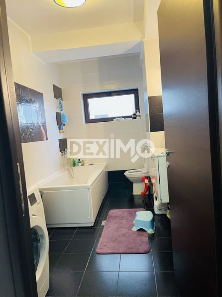 Apartament 2 Camere - Zona Tomis Plus -  Centrala Pe Gaze - Loc de Parcare