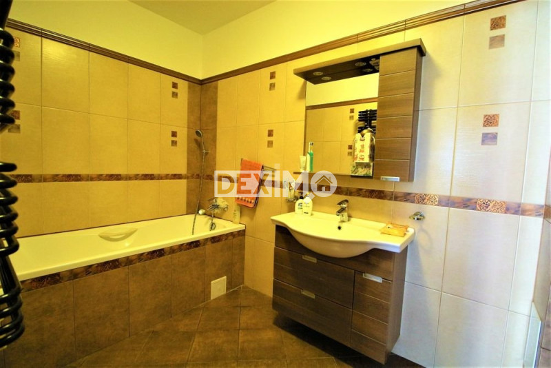 Apartament Penthouse 4 Camere - Zona Tomis Nord - Terasa 200 Mp Cu Piscina 
