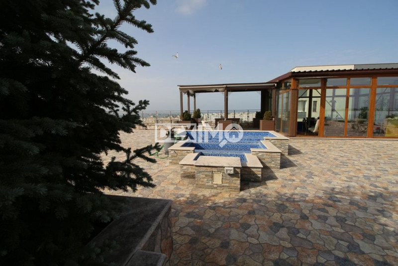 Apartament Penthouse 4 Camere - Zona Tomis Nord - Terasa 200 Mp Cu Piscina 