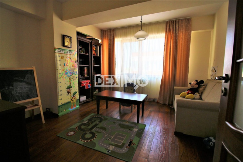 Apartament Penthouse 4 Camere - Zona Tomis Nord - Terasa 200 Mp Cu Piscina 