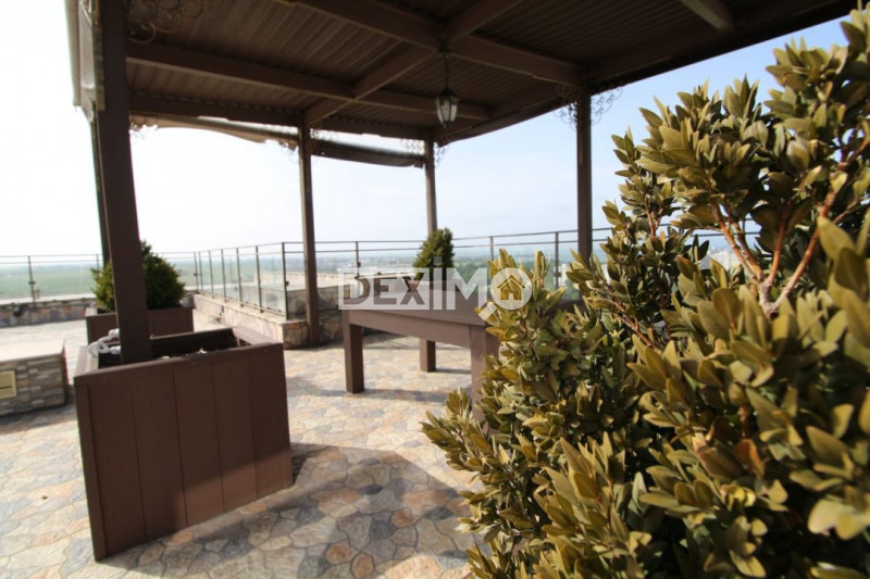 Apartament Penthouse 4 Camere - Zona Tomis Nord - Terasa 200 Mp Cu Piscina 