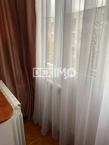 Garsoniera - Zona Poarta 6 - Etaj 3 - Gaze La Scara