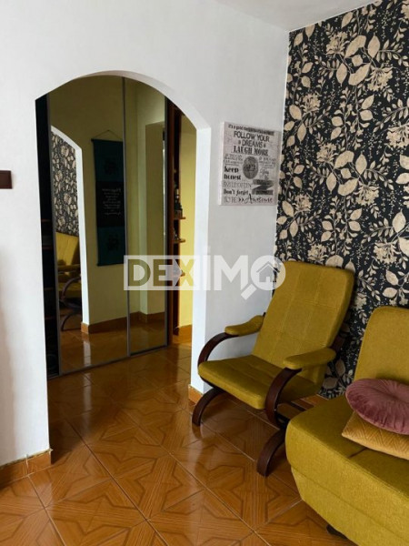 Garsoniera - Zona Poarta 6 - Etaj 3 - Gaze La Scara