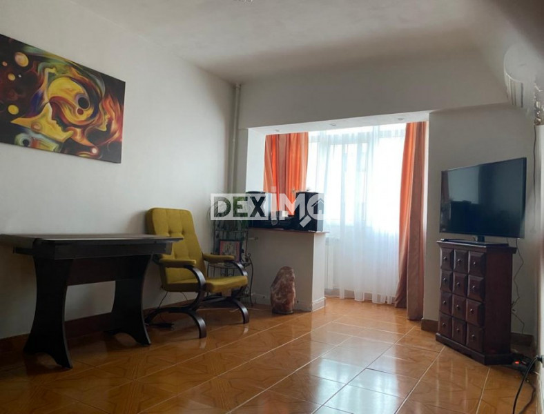 Garsoniera - Zona Poarta 6 - Etaj 3 - Gaze La Scara